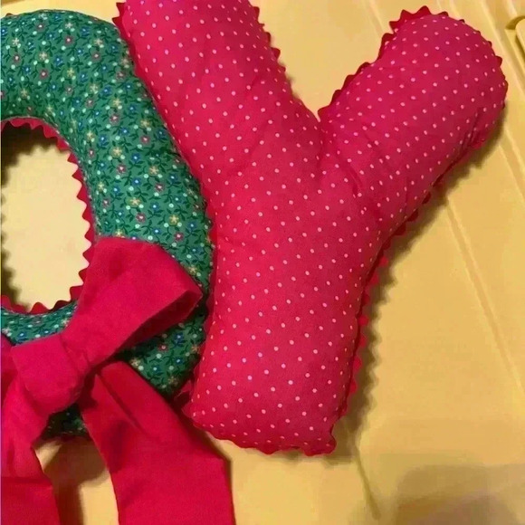 Vintage handcrafted JOY Christmas Hanging Wall Decor Plush with trim - Picture 2 of 6